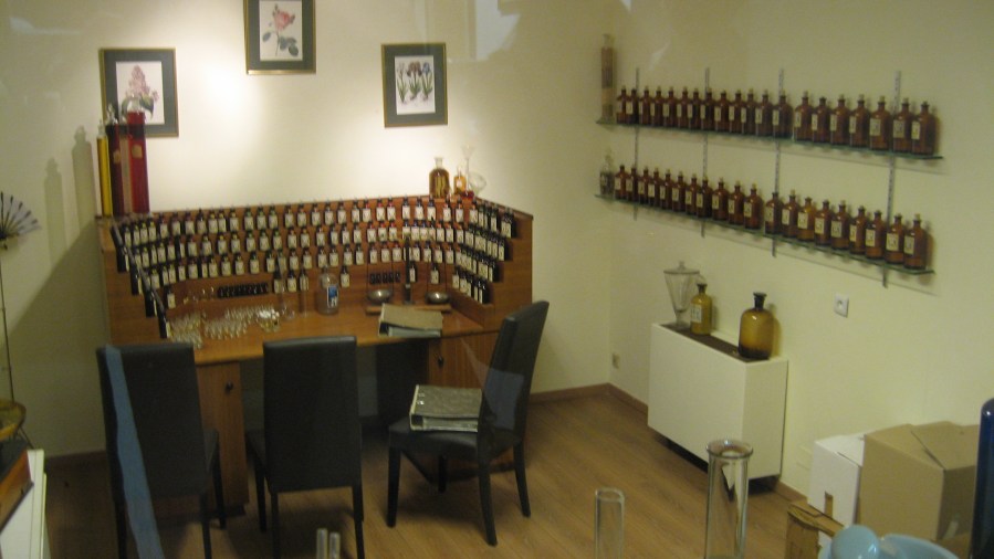 Visiting 2 perfume factories in&nbsp;France