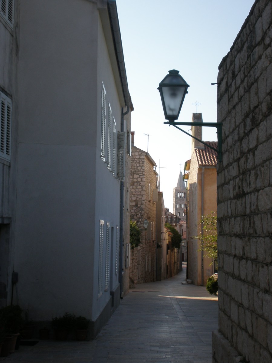 empty streets around 9 am