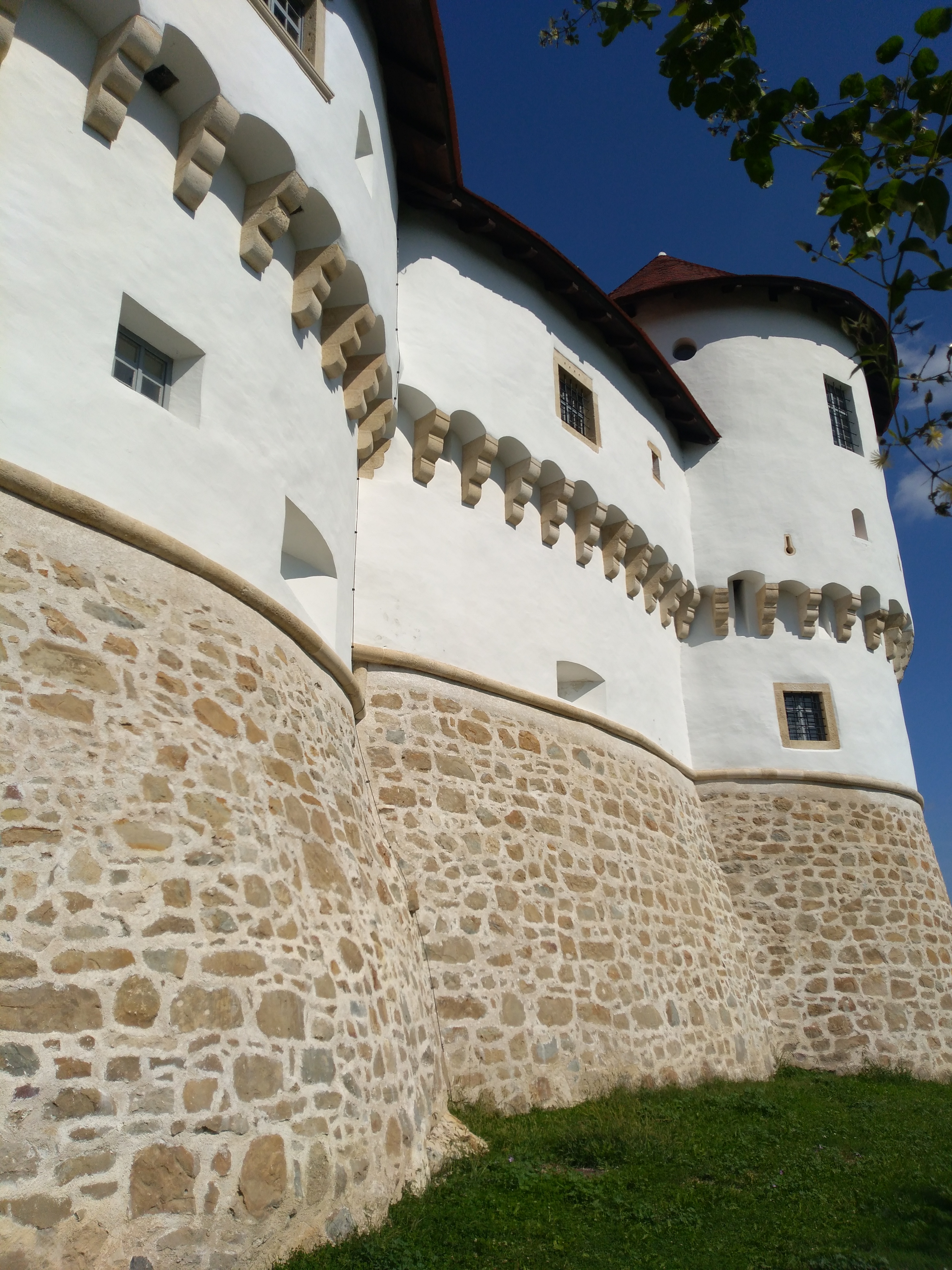 Veliki Tabor Castle fortresses and walls