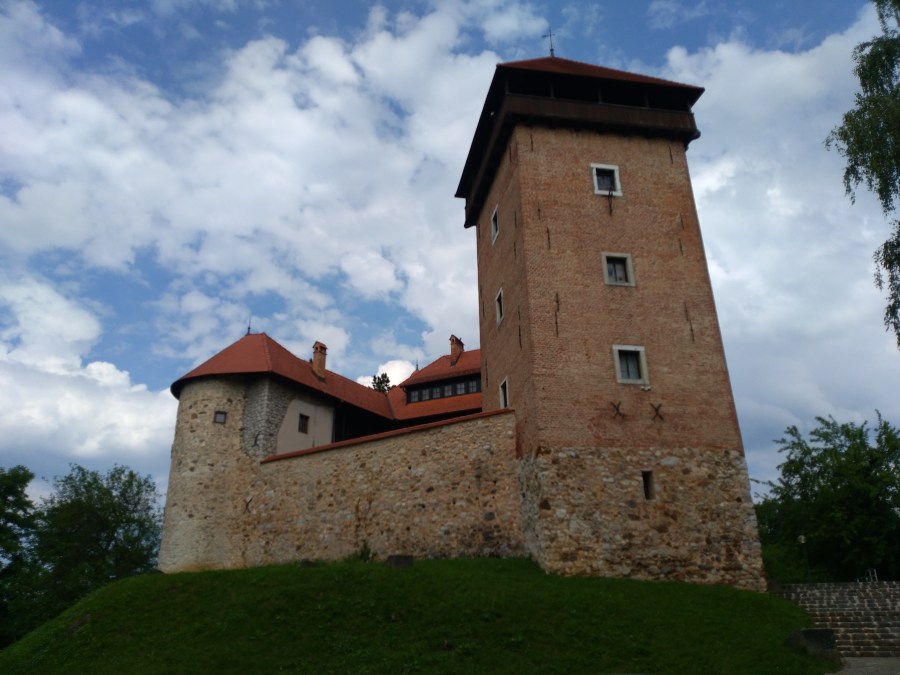 dubovaccastleinkarlovac