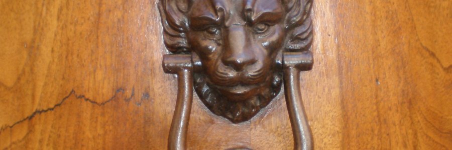 Thursday doors: doors from Italy