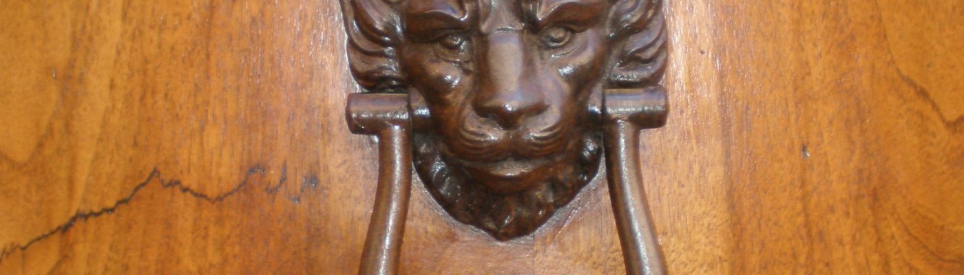 Thursday doors: doors from Italy