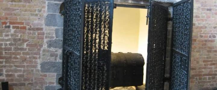 Thursday doors: a few doors from Bruges