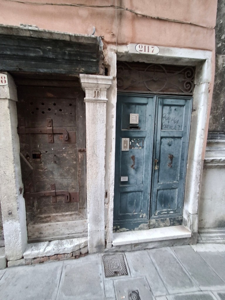 Thursday doors: lovely doors from Venice