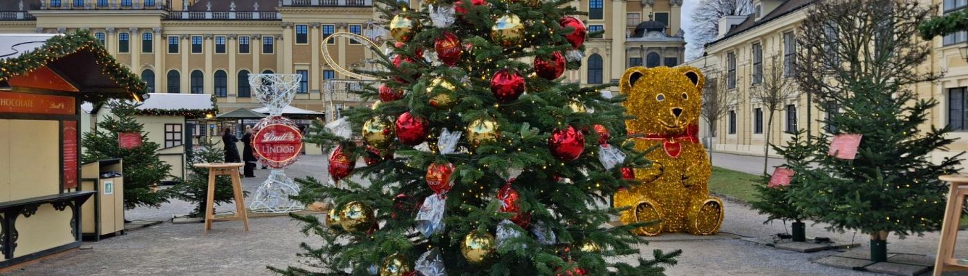 Lindt at Christmas market at Schönbrunn Palace